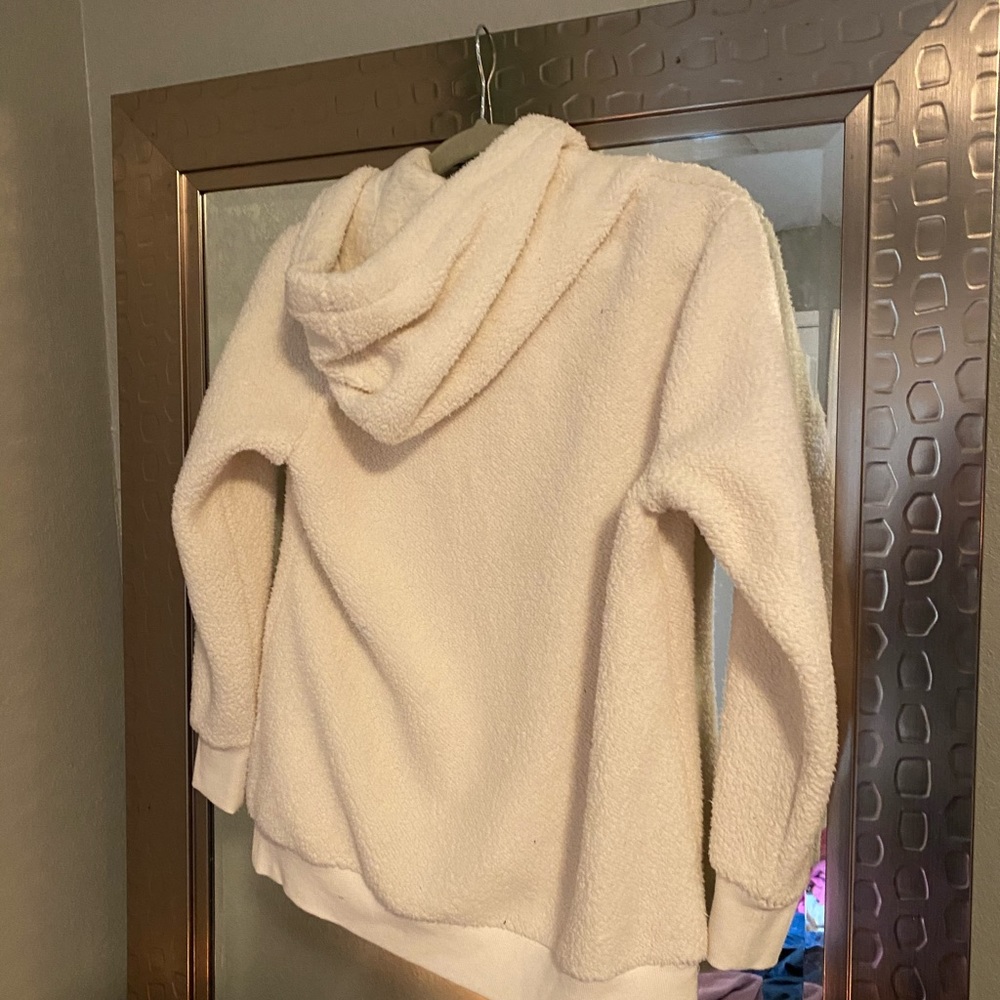 Fluffy pullover - Picture 3 of 3